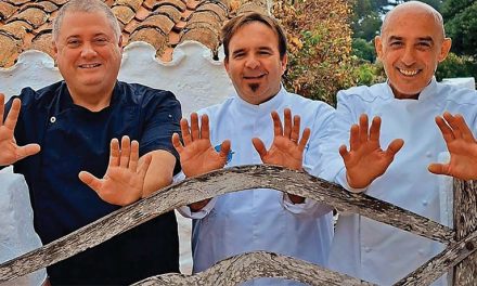 A SEIS MANOS – Pan Y Vino Celebrate 15 Years