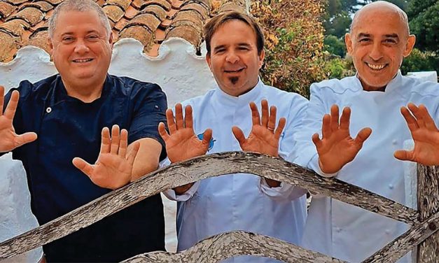 A SEIS MANOS – Pan Y Vino Celebrate 15 Years